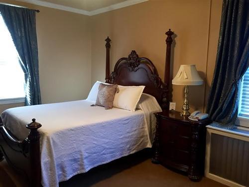 The Woodford Inn Versailles Exterior photo